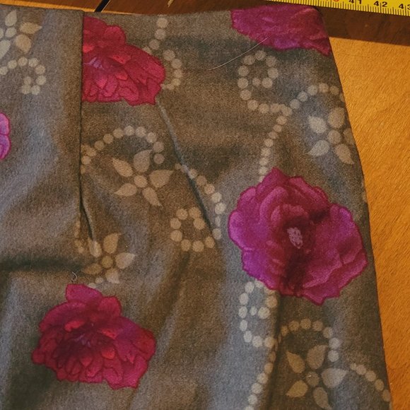 Gray skirt, purples roses pattern, size L - Picture 4 of 7